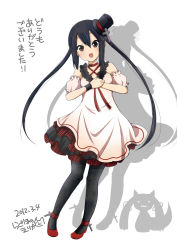 Rule 34 | 10s, 1girl, bad id, bad pixiv id, black hair, brown eyes, crossover, dress, hat, highres, k-on!, kyubey, long hair, mahou shoujo madoka magica, mahou shoujo madoka magica (anime), mini hat, mini top hat, nakano azusa, official style, pantyhose, ragho no erika, shadow, top hat, translation request, twintails