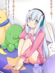 Rule 34 | 1girl, absurdres, atsuki (pink0930cat), bare legs, barefoot, bed, blue eyes, blush, bow, collarbone, eromanga sensei, frills, grey hair, hair bow, hand on headphones, hand on own foot, headboard, headphones, highres, izumi sagiri, knees to chest, long hair, long sleeves, looking to the side, low tied hair, on bed, pajamas, shorts, sitting, solo, stuffed animal, stuffed octopus, stuffed rabbit, stuffed toy, sweat, teddy bear, v-shaped eyebrows, very long hair