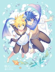 Rule 34 | 2boys, arms behind back, barefoot, black collar, black neckwear, black shorts, blonde hair, blue eyes, blue hair, blue nails, blue scarf, brown vest, bubble, collar, commentary, closed eyes, fish, from above, full body, furrowed brow, kagamine len, kaito (vocaloid), male focus, manta ray, multiple boys, nail polish, necktie, outstretched arm, pants, plant, sailor collar, scarf, school uniform, shirt, shorts, sinaooo, smile, spiked hair, starfish, starfish hair ornament, sweater vest, twitter username, vest, vocaloid, white shirt, yaoi