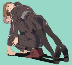 1boy 1girl ajifryda arm_support belt black_jacket black_pantyhose brown_eyes brown_hair green_background itadori_yuuji jacket jujutsu_kaisen jujutsu_tech_uniform kugisaki_nobara leaning_on_person light_smile long_sleeves looking_at_viewer pantyhose pink_hair school_uniform short_hair simple_background skirt smile squatting