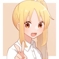 Rule 34 | 1girl, :d, blonde hair, bocchi the rock!, border, collared shirt, highres, ijichi nijika, looking at viewer, mogggggge, one side up, open mouth, red eyes, shirt, smile, solo, v, white border, white shirt, wing collar