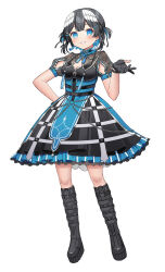 1girl black_dress black_footwear black_gloves black_hair black_ribbon blue_eyes blue_hair blush boots breasts cleavage commentary_request dress feathered_wings frilled_dress frills full_body gloves grin hair_ornament hair_ribbon hairclip hand_on_own_hip hand_up head_wings highres indie_virtual_youtuber knee_boots kurata_rine kurata_rine_(vtuber) looking_at_viewer medium_breasts multicolored_hair partially_fingerless_gloves puffy_short_sleeves puffy_sleeves ribbon short_sleeves simple_background smile solo standing two-tone_hair two_side_up virtual_youtuber white_background white_wings wings