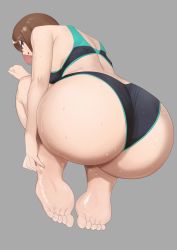 Rule 34 | 1girl, ass, ass focus, bare shoulders, barefoot, blue eyes, brown hair, commentary, competition swimsuit, feet, from behind, highres, light smile, looking at viewer, looking back, one-piece swimsuit, original, remomon0, short hair, shoutao, solo, swimsuit, toes, wet