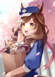 Rule 34 | 1girl, absurdres, alternate costume, animal ears, bag, blurry, blurry background, bread, cabbie hat, casual, cherry blossoms, commentary request, food, hair ornament, hairclip, hat, highres, horse ears, horse tail, looking at viewer, matikane tannhauser (umamusume), medium hair, open mouth, paper bag, solo, tail, tree, umamusume, yanato (e-huxe), yellow eyes