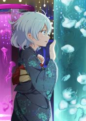 Rule 34 | 1girl, against glass, ahoge, animal, aquarium, blue eyes, blue hair, blue kimono, blush, ceiling light, commentary request, cowboy shot, floral print, from side, hair between eyes, hand on own chest, hands up, indoors, japanese clothes, jellyfish, kei (0497), kimono, long sleeves, obi, original, parted lips, print kimono, profile, reflection, sash, short hair, smile, solo, wide sleeves