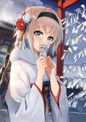 Rule 34 | 1girl, absurdres, arms up, ayul (ayulneri 92), blue eyes, blue sky, blurry, blurry background, cloud, covering own mouth, crossed bangs, day, flower, fur collar, grey hair, hair flower, hair intakes, hair ornament, hairband, hatsumoude, highres, holding, japanese clothes, kimono, long sleeves, looking at viewer, nengajou, new year, obi, omikuji, original, outdoors, sash, short hair, shrine, sky, solo, upper body, white kimono, wide sleeves