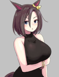 Rule 34 | 1girl, air groove (umamusume), animal ears, arm at side, arm under breasts, bangle, bare shoulders, black dress, blue eyes, bracelet, breasts, brown hair, dress, grey background, horse ears, horse girl, horse tail, jewelry, large breasts, light blush, medium hair, parted lips, simple background, sleeveless, sleeveless dress, solo, tail, tenten (chan4545), umamusume, upper body