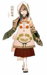 Rule 34 | 1girl, apron, black footwear, bridal gauntlets, brown hair, brown kimono, covered mouth, crossed legs, facing viewer, full body, hakama, hakama skirt, hand up, head tilt, hood, hood up, japanese clothes, kimono, long sleeves, newo (shinra-p), original, pantyhose, print kimono, red hakama, sandals, short kimono, skirt, solo, standing, translation request, watson cross, white apron, white pantyhose, wide sleeves, zouri