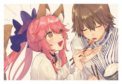 Rule 34 | 10s, 1boy, 1girl, animal ears, blouse, blue bow, blush, border, bow, bowl, brown hair, chopsticks, closed eyes, fang, fate/extra, fate (series), feeding, fox ears, fox girl, fox tail, hair between eyes, hair bow, hino hinako, holding, holding bowl, holding chopsticks, kishinami hakuno (male), long hair, official alternate costume, open mouth, pink hair, rice, rice bowl, robe, shirt, simple background, smile, sparkle, tail, tamamo no mae (fate/extra), tan background, twintails, white border, white shirt, yellow eyes