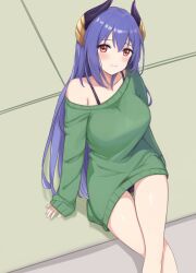 1girl arms_at_sides bare_legs blush bra_strap breasts closed_mouth collarbone crossed_legs feet_out_of_frame green_sweater hair_between_eyes highres horns large_breasts long_hair long_sleeves looking_at_viewer multicolored_horns off_shoulder princess_connect! purple_hair red_eyes rei_(princess_connect!) sa_(nax49) single_bare_shoulder sitting sleeves_past_wrists smile solo straight_hair sweater thigh_gap very_long_hair