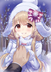Rule 34 | 1boy, 1girl, absurdres, blonde hair, blush, bow, breath, brown eyes, coat, commentary request, futaba anzu, ggi315, gloves, hat, hat bow, highres, holding hands, idolmaster, idolmaster cinderella girls, looking at viewer, low twintails, night, outdoors, pov, pov hands, producer (idolmaster), smile, snow, teeth, twintails, upper body, white coat, white gloves, white hat, winter