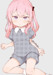 Rule 34 | 1girl, :&lt;, aged down, blush, commentary, female focus, frown, grey background, hair between eyes, highres, inui sajuna, jingai modoki, long hair, looking at viewer, one side up, pink hair, puffy short sleeves, puffy sleeves, short sleeves, simple background, solo, sono bisque doll wa koi wo suru, twitter username, unmoving pattern