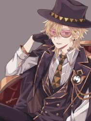 1boy aventurine_(honkai:_star_rail) aventurine_(stoneheart&#039;s_oath_ring:_both_ends_of_the_scale)_(honkai:_star_rail) black_hat black_jacket blonde_hair collared_shirt earrings gold_trim grey_background hat highres honkai:_star_rail honkai_(series) jacket jewelry looking_at_viewer male_focus neck_tattoo neckerchief number_tattoo official_alternate_costume parted_lips pink-tinted_eyewear pink_eyes popota_(popotalion) shirt short_hair simple_background sitting solo stud_earrings tattoo tinted_eyewear twitter_username white_shirt yellow_neckerchief