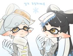 2girls alternate_color breath callie_(splatoon) cold highres looking_at_object looking_up marie_(splatoon) multiple_girls nintendo official_alternate_costume scarf snow snowflakes snowing splatoon_(series) splatoon_3 spxaexn winter winter_clothes