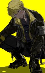 Rule 34 | 1boy, arm pouch, black footwear, black gloves, black jacket, black pants, blonde hair, blood, blood on face, blush, boots, bulletproof vest, collared shirt, commentary request, cross-laced footwear, gloves, grey shirt, grin, hair between eyes, head tilt, highres, jacket, lace-up boots, long sleeves, looking at viewer, male focus, mole, mole on neck, nijisanji, nijisanji en, open clothes, open jacket, pants, pouch, purple eyes, roro (roro32b), shadow, shirt, short hair, simple background, smile, solo, sonny brisko, sonny brisko (1st costume), squatting, teeth, thigh strap, vest, virtual youtuber, vsf logo, yellow background, zipper