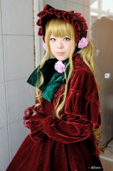 Rule 34 | blonde hair, bonnet, cosplay, dress, frills, gown, photo (medium), rozen maiden, shinku, uni (cosplayer), uni (plastic girl)