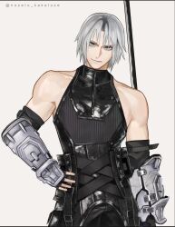 1boy aqua_eyes arm_armor arm_strap belt black_belt black_gloves black_shirt chinese_commentary commentary_request cowboy_shot detached_sleeves final_fantasy final_fantasy_vii final_fantasy_vii_ever_crisis fingerless_gloves gloves grey_background grey_hair hand_on_own_hip highres holding holding_sword holding_weapon light_smile looking_at_viewer male_focus nozeto_kakaluze official_alternate_costume parted_bangs sephiroth sephiroth_(edged_wings) sephiroth_(ever_crisis) shirt short_hair simple_background sleeveless sleeveless_shirt slit_pupils solo sword toned toned_male tongue tongue_out twitter_username upper_body weapon zipper