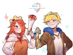 Rule 34 | 1boy, 1girl, blue eyes, blush, brown jacket, energy, ezreal, freckles, fur-trimmed jacket, fur trim, gauntlets, goggles, goggles on head, green eyes, grin, gun, hand up, highres, holding, holding gun, holding weapon, jacket, league of legends, long hair, long sleeves, looking at another, miss fortune (league of legends), myobi (f0r l0l), red hair, shirt, short hair, simple background, single gauntlet, smile, star (symbol), star guardian (league of legends), star guardian miss fortune, teeth, translation request, upper body, weapon, white background, white shirt