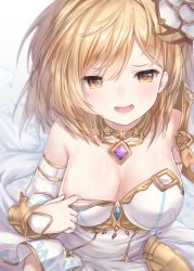 Rule 34 | 1girl, bare shoulders, blonde hair, blush, breasts, cleavage, cosplay, djeeta (granblue fantasy), glorybringer (granblue fantasy), granblue fantasy, hair ornament, highres, looking at viewer, medium breasts, open mouth, short hair, smile, solo, the glory (cosplay), topia, yellow eyes