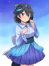 Rule 34 | 1girl, absurdres, alternate costume, black eyes, black hair, dress, frilled sleeves, frills, hair ornament, head wings, highres, kemono friends, kimono dress, long sleeves, looking at viewer, obi, parted lips, sash, shiraha maru, short hair, solo, superb bird-of-paradise (kemono friends), tail, wide sleeves, wings