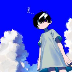 Rule 34 | 1boy, antenna hair, bandage over one eye, bandaged head, bandages, black eyes, black hair, blue sky, closed mouth, cloud, day, dress, expressionless, from below, gown, highres, hospital gown, imminent suicide, makucrp, official alternate costume, omori, one eye covered, outdoors, short hair, short sleeves, sky, solo, spoilers, sunny (omori)