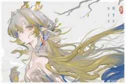 Rule 34 | 1girl, absurdres, arknights, bare shoulders, blonde hair, blue hair, branch, chinese commentary, chinese text, closed mouth, commentary request, dragon girl, dragon horns, earrings, grey background, grey eyes, grey hair, hair between eyes, hand up, highres, horns, iris yi, jewelry, long hair, multicolored hair, no necklace, pointy ears, shu (arknights), solo, surreal, torn clothes, translation request, upper body, watermark, weibo logo, weibo watermark