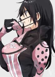 Rule 34 | 1girl, alternate hairstyle, animification, apex legends, black hair, blood, blood from mouth, bodysuit, breasts, from side, grey background, grey eyes, hair behind ear, highres, long hair, looking to the side, mask, mask pull, medium breasts, mouth mask, pink mask, shirasu uni, solo, void specialist wraith, wraith (apex legends)