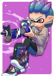 Rule 34 | 1boy, black pants, blue hair, border, closed mouth, colored tips, commentary request, e-liter 4k (splatoon), full body, gun, highres, holding, holding gun, holding weapon, inkling, inkling boy, inkling player character, male focus, multicolored hair, nastar r0, nintendo, one eye closed, outside border, pants, pink background, pink eyes, purple hair, shoes, short hair, simple background, solo, splatoon (series), splatoon 3, tentacle hair, two-tone hair, weapon, white border