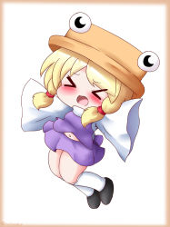 Rule 34 | &gt; &lt;, 1girl, arms up, black footwear, blonde hair, blush, border, brown border, brown hat, chibi, commentary, hair ribbon, hat, high collar, highres, jumping, kneehighs, midriff peek, miniskirt, moriya suwako, navel, open mouth, outstretched arms, purple skirt, purple vest, ribbon, short hair, sidelocks, simple background, skirt, sleeves past fingers, sleeves past wrists, socks, solo, spread arms, touhou, twitter username, vest, white background, white socks, yairenko