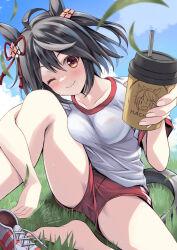 1girl ;) ahoge animal_ears barefoot black_hair cup dated disposable_coffee_cup disposable_cup gym_uniform hair_between_eyes highres holding holding_cup horse_ears horse_girl horse_tail kitasan_black_(umamusume) kouzuki_hajime looking_at_viewer multicolored_hair one_eye_closed red_eyes red_shorts shirt shoes shorts signature smile solo streaked_hair tail tokai_teio_(umamusume) twitter_username umamusume unworn_shoes white_hair white_shirt