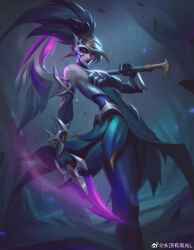 Rule 34 | 1girl, akali, angry, artist name, blonde hair, chinese commentary, closed mouth, coven akali, fog, forest, high ponytail, highres, holding, holding weapon, league of legends, lipstick, looking at viewer, makeup, multicolored hair, nature, official alternate costume, official alternate hairstyle, outdoors, purple eyes, purple hair, purple lips, signature, solo, standing, touding you, two-tone hair, v-shaped eyebrows, weapon