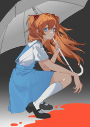 1girl absurdres black_footwear blood blood_on_ground blue_eyes blue_skirt commentary from_side full_body gradient_background grey_background highres holding holding_umbrella interface_headset kneehighs lai_dou_laile_555 long_hair looking_at_viewer neon_genesis_evangelion orange_hair parted_lips pool_of_blood school_uniform shirt shoes short_sleeves skirt socks solo souryuu_asuka_langley squatting suspender_skirt suspenders tokyo-3_middle_school_uniform umbrella white_background white_shirt white_socks