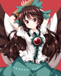 Rule 34 | 1girl, arm cannon, arms behind head, arms up, bird wings, bow, brown eyes, brown hair, brown wings, cape, frilled shirt collar, frills, green bow, green skirt, hair bow, highres, long hair, looking at viewer, puffy short sleeves, puffy sleeves, red background, reiuji utsuho, ruu (tksymkw), shirt, short sleeves, simple background, skirt, smile, solo, third eye, touhou, very long hair, weapon, white cape, white shirt, wings