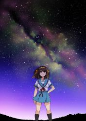 Rule 34 | 1girl, absurdres, blue sailor collar, blue skirt, bow, bowtie, brown eyes, brown hair, commentary, hair ornament, hair ribbon, hairband, hand on own hip, haruhisky, highres, kita high school uniform, kyon, looking up, neck ribbon, night, outdoors, red ribbon, ribbon, sailor collar, school uniform, shirt, short hair, short sleeves, skirt, sky, smile, solo, standing, star (sky), suzumiya haruhi, suzumiya haruhi no yuuutsu, thighhighs