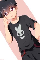 Rule 34 | 1boy, black hair, black pants, black shirt, child, clant st, commentary, hair between eyes, hands on own face, highres, kemono jihen, kusaka kabane, looking at viewer, male focus, open mouth, pants, red eyes, shirt, solo