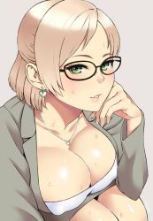Rule 34 | 1girl, artist name, blonde hair, breasts, cleavage, dead rising, earrings, glasses, heart, heart earrings, heart necklace, jessica mccarney, jewelry, large breasts, lips, looking at viewer, necklace, parted lips, pink background, short hair, smile, solo, sweat, sweatdrop, zonda (solid air)