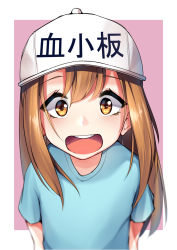Rule 34 | 10s, 1girl, blue shirt, blurry, brown hair, commentary request, esencey, flat cap, hat, hataraku saibou, highres, long hair, looking at viewer, open mouth, pink background, platelet (hataraku saibou), shirt, short sleeves, simple background, solo, upper body, yellow eyes