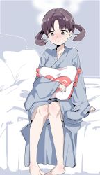 Rule 34 | 1girl, @ @, bad id, bad pixiv id, barefoot, bathrobe, blush, break761, brown eyes, brown hair, closed mouth, commentary request, full-face blush, grey background, hanada kirame, head steam, highres, holding, holding pillow, long sleeves, looking at viewer, on bed, outline, parted bangs, partial commentary, pillow, saki, saki (manga), saki achiga-hen, short hair, sitting, smile, solo, twintails, white outline, yes, yes-no pillow