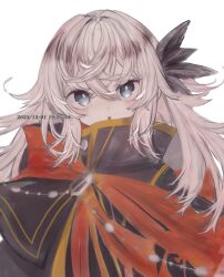 Rule 34 | 1girl, blue eyes, bright pupils, cape, dated, fate/grand order, fate (series), feather hair ornament, feathers, grey hair, hair ornament, highres, long hair, red cape, saika magoichi (fate), satea, white background, white pupils