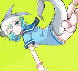 Rule 34 | 1girl, barefoot, blue eyes, blue hair, cetacean tail, choker, common bottlenose dolphin (kemono friends), dolphin girl, dress, fins, fish tail, green background, grey hair, highres, jewelry, kanmoku-san, kemono friends, looking at viewer, multicolored hair, one eye closed, ring, sailor collar, sailor dress, short hair, simple background, smile, solo, tail, two-tone hair