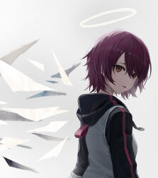 1girl angel arknights detached_wings exusiai_(arknights) grey_background gun hair_over_one_eye halo highres jacket kriss_vector looking_at_viewer nekoreito open_mouth parka raglan_sleeves red_eyes red_hair short_hair simple_background solo submachine_gun traditional_halo weapon white_jacket wings