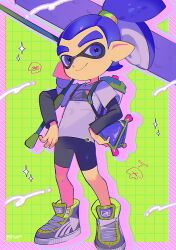 1boy bike_shorts black_shorts blue_hair border chromatic_aberration full_body highres ink_tank_(splatoon) inkling inkling_boy inkling_player_character looking_at_viewer male_focus nintendo pink_border pointy_ears shirt shoes shorts signature smile sneakers solo sparkle splat_bomb_(splatoon) splat_roller_(splatoon) splatoon_(series) splatoon_1 tentacle_hair white_shirt yasaikakiage