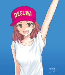 Rule 34 | 10s, 1girl, :d, arm up, baseball cap, blue background, brown eyes, casual, catchphrase, clothes writing, commentary, dated, girls und panzer, hat, looking at viewer, mutsu (layergreen), one-hour drawing challenge, open mouth, pink hat, red hair, romaji text, rosehip (girls und panzer), shirt, short hair, simple background, sleeves rolled up, smile, solo, standing, t-shirt, twitter username, upper body, waving, white shirt