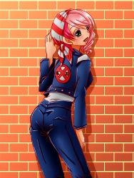 Rule 34 | 1girl, against wall, alisa boskonovich, ass, bandana, billy kane, billy kane (cosplay), blush, breasts, cosplay, crossover, from behind, green eyes, jacket, multicolored hair, namco, open mouth, pink hair, red hair, shadow, short hair, sideboob, smile, snk, solo, suzuki (almondcake), tekken, tekken tag tournament 2, the king of fighters