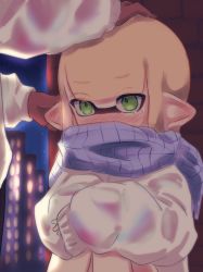 Rule 34 | 1girl, 1other, blonde hair, blush, city, coat, cold, dark skin, ear blush, green eyes, hand on another&#039;s head, headpat, highres, inkling player character, night, nintendo, pointy ears, purple scarf, scarf, scarf over mouth, sleeves past wrists, solo focus, splatoon (series), tamanya, tears, white coat, winter clothes