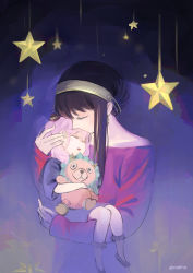 Rule 34 | 2girls, absurdres, anya (spy x family), black hair, blush, carrying, child, child carry, closed eyes, director chimera (spy x family), hugging doll, dress, hair bun, hairpods, highres, hug, long hair, long sleeves, mother and daughter, multiple girls, nallhir, hugging object, off-shoulder sweater, off shoulder, parted lips, pink hair, sidelocks, single hair bun, sleeping, spy x family, star (symbol), stuffed toy, sweater, twitter username, yor briar
