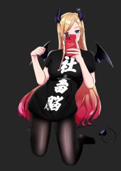 Rule 34 | 1girl, absurdres, alternate costume, black background, black pantyhose, black shirt, blonde hair, breasts, cellphone, contrapposto, demon horns, demon tail, demon wings, facing viewer, gradient hair, green eyes, hands up, highres, holding, holding phone, hololive, horns, kazukikaidon, kneeling, large breasts, long hair, multicolored hair, no shoes, pantyhose, phone, pointy ears, red hair, selfie, shirt, simple background, single sidelock, smartphone, solo, t-shirt, tail, thighs, translation request, very long hair, virtual youtuber, wings, yuzuki choco