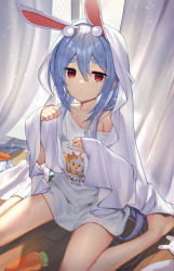 Rule 34 | 1girl, absurdres, animal ear fluff, animal ears, bare shoulders, barefoot, blue hair, blush, carrot, character print, closed mouth, clothes writing, collarbone, commentary request, curtains, don-chan (usada pekora), hair between eyes, hair down, highres, hololive, indoors, long hair, looking at viewer, multicolored hair, off shoulder, on floor, print shirt, rabbit ears, red eyes, scottie (phantom2), shirt, short eyebrows, sitting, solo, swept bangs, t-shirt, thick eyebrows, two-tone hair, usada pekora, very long hair, virtual youtuber, wariza, white hair, white shirt, window, wooden floor
