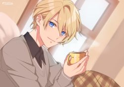 Rule 34 | 1boy, black shirt, blanket, blonde hair, blue eyes, collared shirt, cup, dutch angle, grey sweater, hair between eyes, highres, holding, holding cup, holostars, kishido temma, looking at viewer, male focus, mug, plaid, shirt, short hair, smile, solo, steam, sweater, tsukky, v-neck, virtual youtuber, window