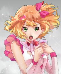 Rule 34 | 1girl, blonde hair, bow, brown hair, detached sleeves, freyja wion, green eyes, grey background, hair bow, hair ornament, heart, heart hair ornament, holding, holding microphone, looking at viewer, macross, macross delta, medium hair, microphone, multicolored hair, music, one side up, open mouth, red bow, singing, solo, sparkle, two-tone hair, upper body, white sleeves, yoshimi (ysm 8883377)